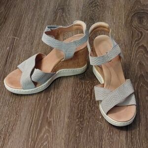 Born Coltyn Light Grey Cork Wedge Platform Size 10 Comfort Resortwear Summer